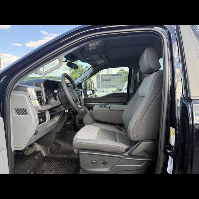 2026 Ford Super Duty F-250 SRW Base thumbnail 10