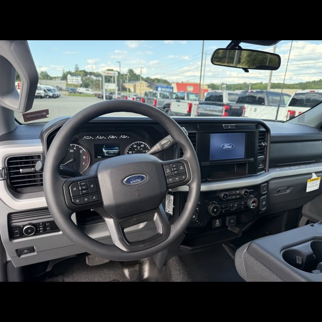 2026 Ford Super Duty F-250 SRW Base thumbnail 11