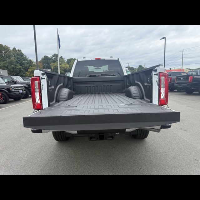2026 Ford Super Duty F-350 SRW Base thumbnail 7