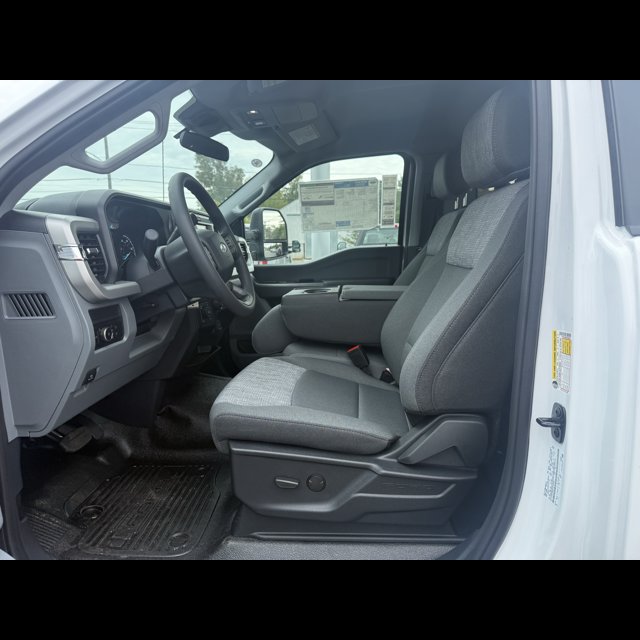 2026 Ford Super Duty F-350 SRW Base thumbnail 10