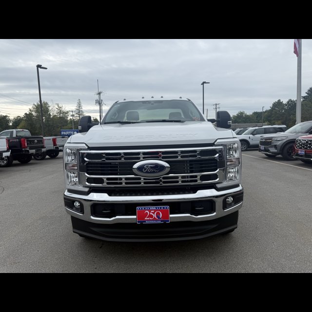2026 Ford Super Duty F-350 SRW Base thumbnail 13