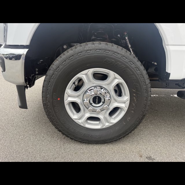 2026 Ford Super Duty F-350 SRW Base thumbnail 14