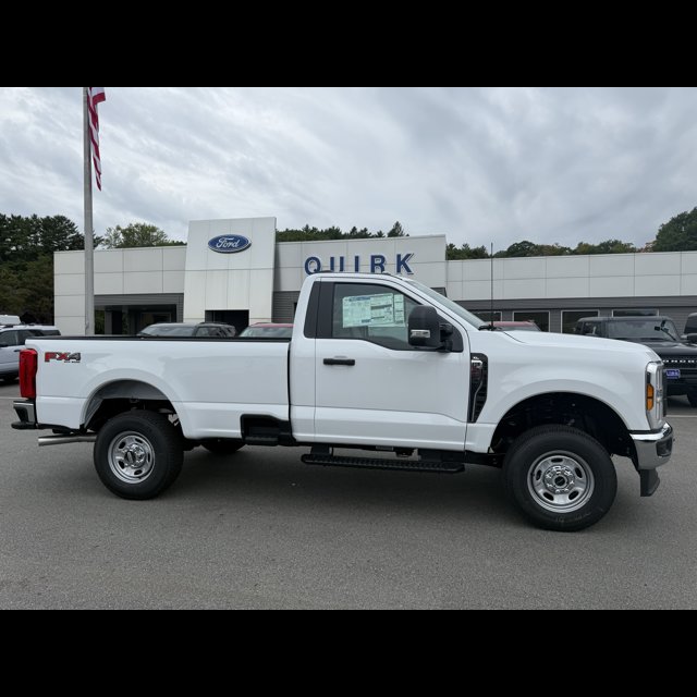 2026 Ford Super Duty F-250 SRW Base thumbnail 2