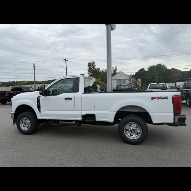 2026 Ford Super Duty F-250 SRW Base thumbnail 9
