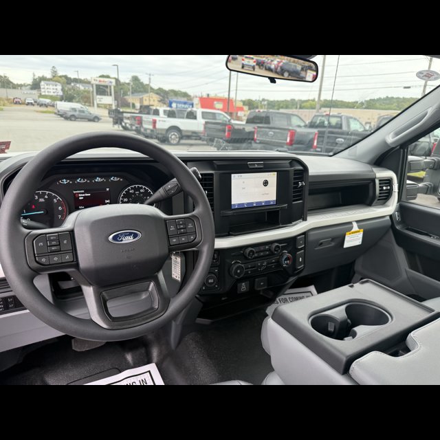 2026 Ford Super Duty F-250 SRW Base thumbnail 11