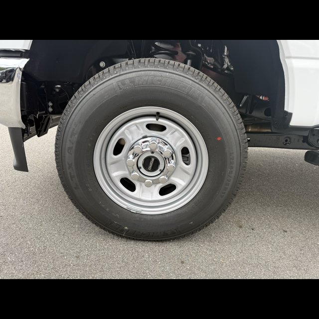 2026 Ford Super Duty F-250 SRW Base thumbnail 14