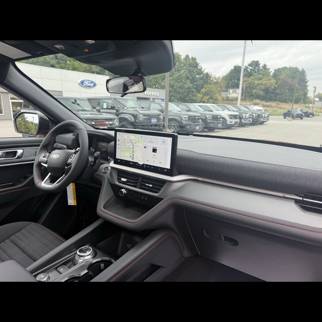 2026 Ford Explorer ST-Line thumbnail 4