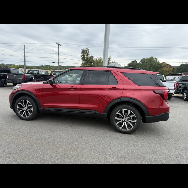 2026 Ford Explorer ST-Line thumbnail 11