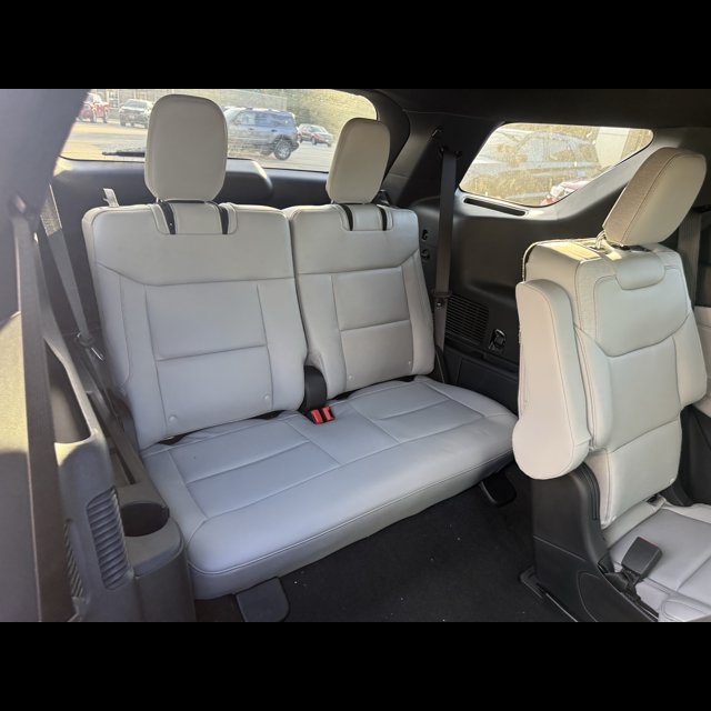 2027 Ford Explorer Base thumbnail 6