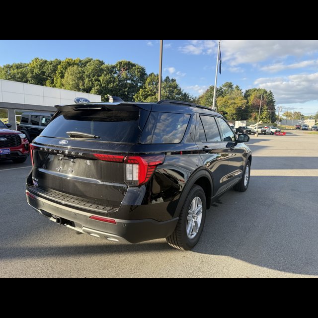 2027 Ford Explorer Base thumbnail 7