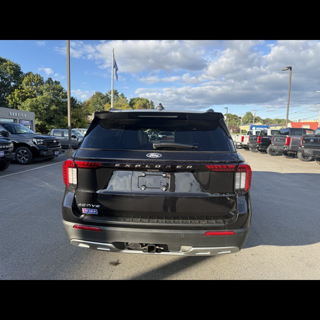 2027 Ford Explorer Base thumbnail 8
