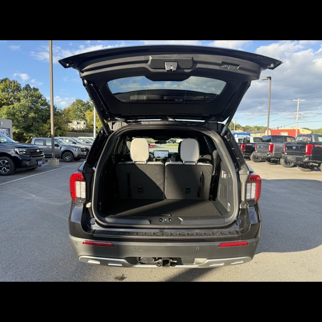 2027 Ford Explorer Base thumbnail 9