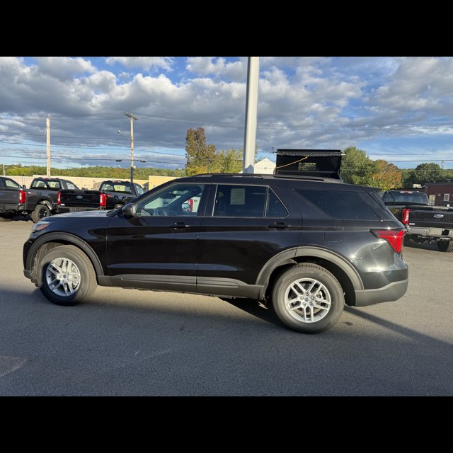 2027 Ford Explorer Base thumbnail 11