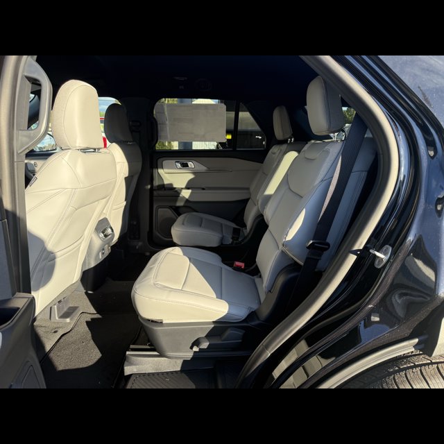 2027 Ford Explorer Base thumbnail 13