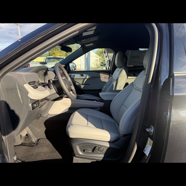 2027 Ford Explorer Base thumbnail 14