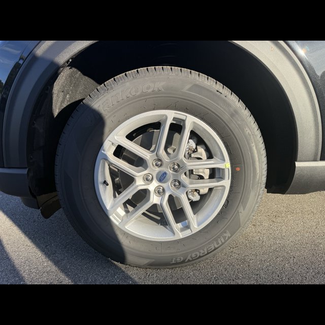 2027 Ford Explorer Base thumbnail 18