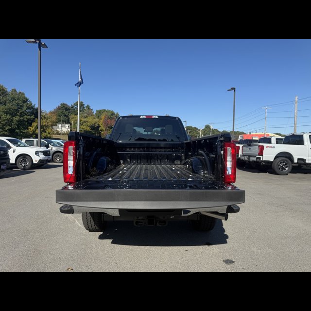 2027 Ford Super Duty F-350 SRW Base thumbnail 8