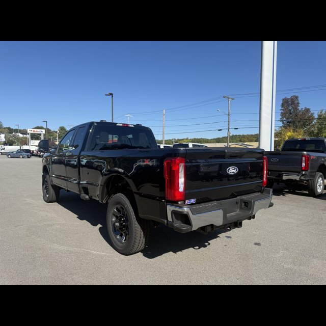 2027 Ford Super Duty F-350 SRW Base thumbnail 9