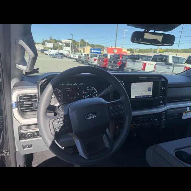 2027 Ford Super Duty F-350 SRW Base thumbnail 13