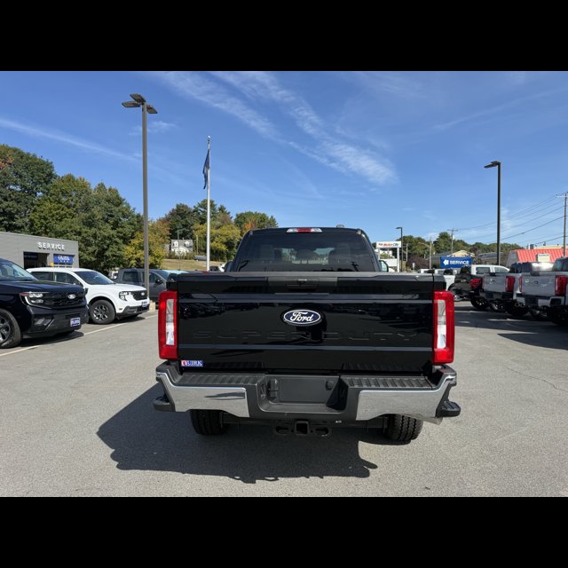 2027 Ford Super Duty F-350 SRW Base thumbnail 7