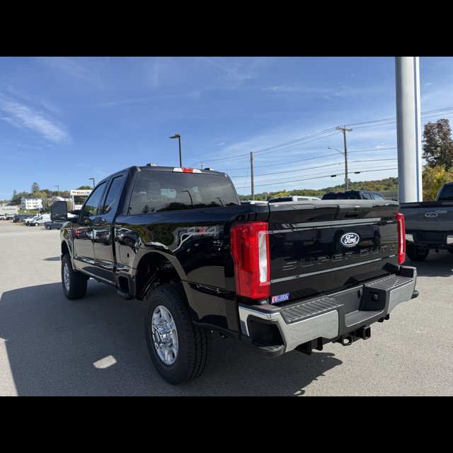 2027 Ford Super Duty F-350 SRW Base thumbnail 9