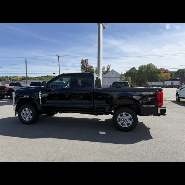 2027 Ford Super Duty F-350 SRW Base thumbnail 10