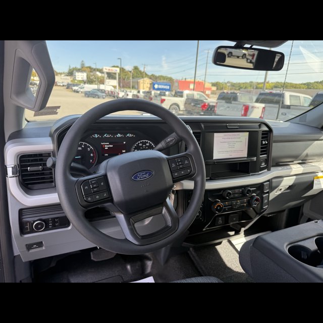 2027 Ford Super Duty F-350 SRW Base thumbnail 13