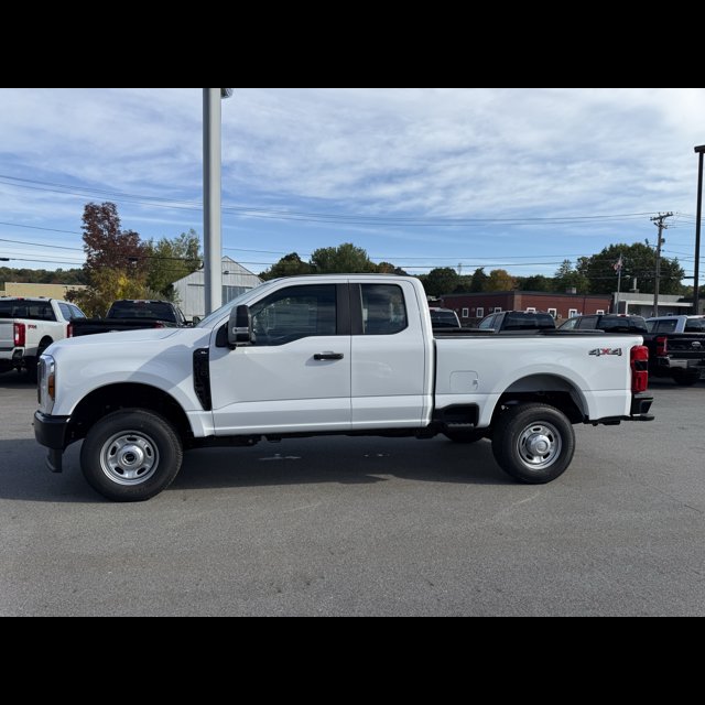 2027 Ford Super Duty F-350 SRW Base thumbnail 10