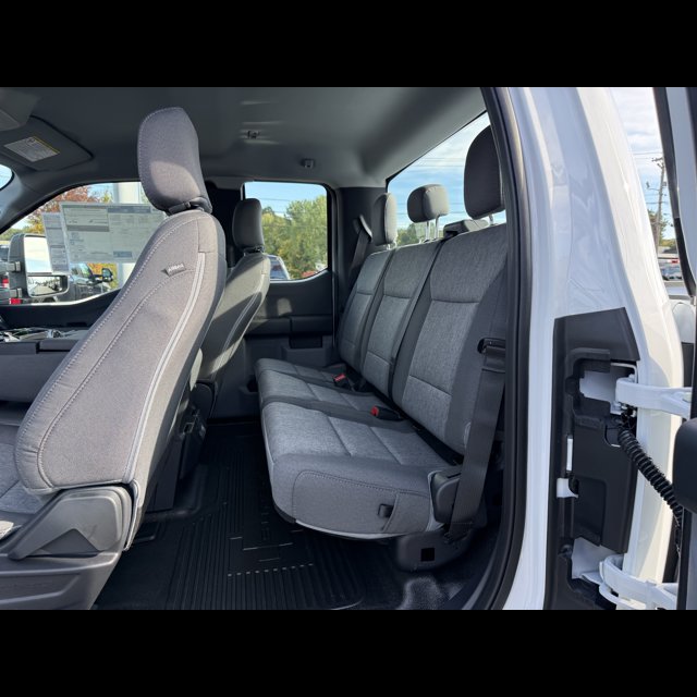 2027 Ford Super Duty F-350 SRW Base thumbnail 11