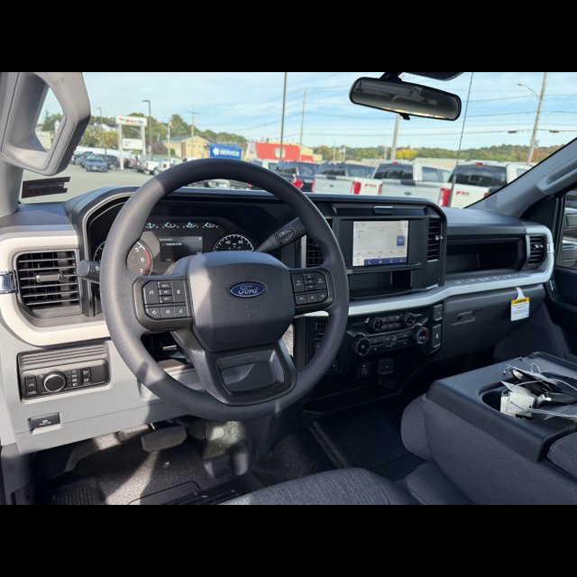 2027 Ford Super Duty F-350 SRW Base thumbnail 13