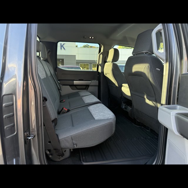 2026 Ford Super Duty F-350 SRW XLT thumbnail 6