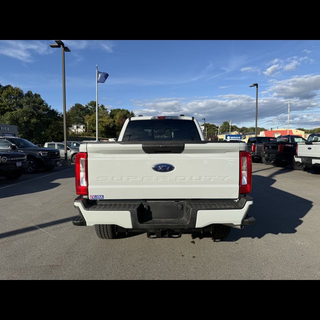 2026 Ford Super Duty F-350 SRW Base thumbnail 7