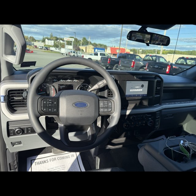 2026 Ford Super Duty F-350 SRW Base thumbnail 13