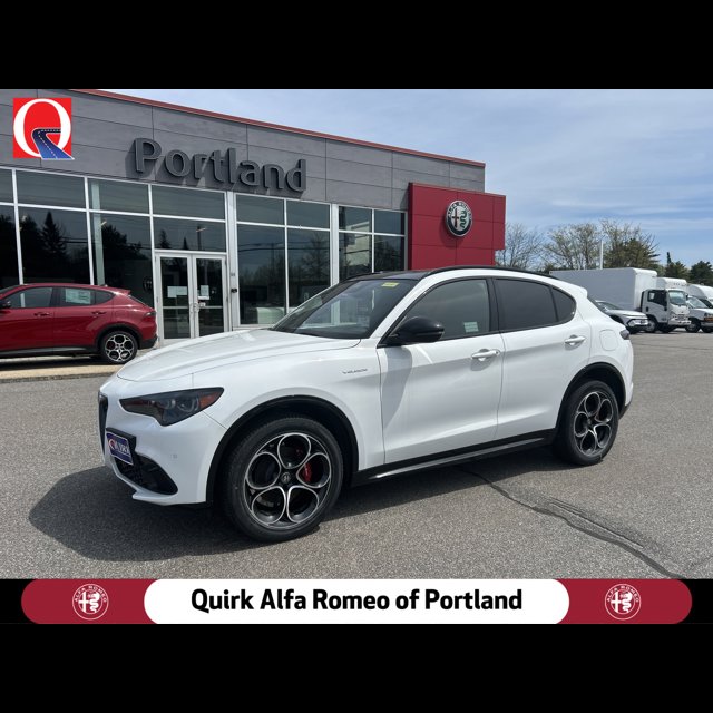 2025 Alfa Romeo Stelvio Base AWD