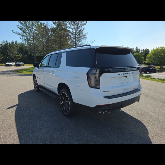 2026 Chevrolet Suburban RST thumbnail 3