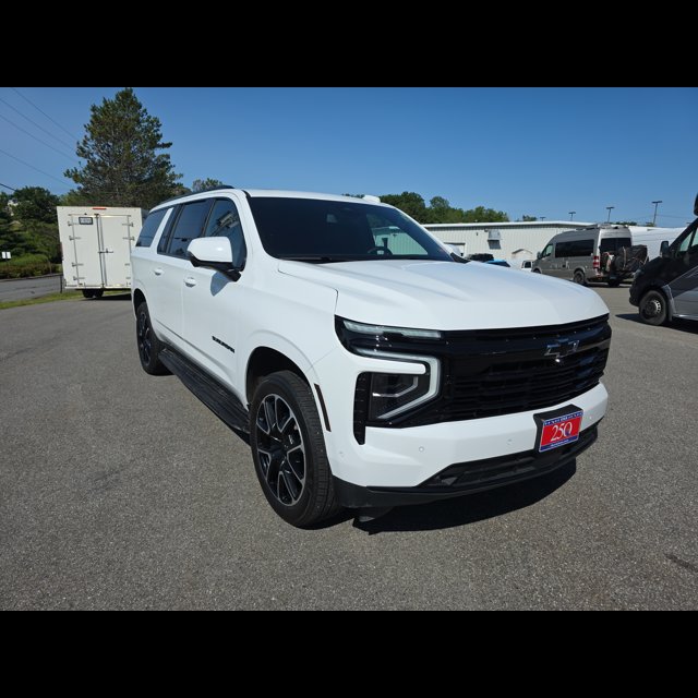 2026 Chevrolet Suburban RST thumbnail 7