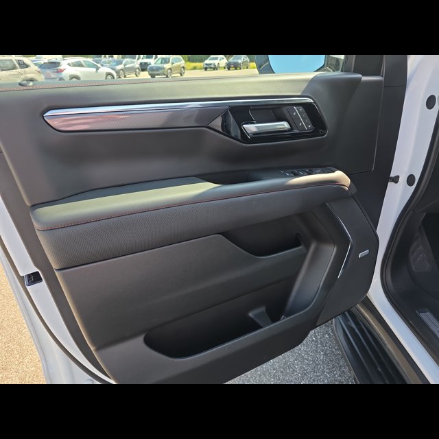 2026 Chevrolet Suburban RST thumbnail 9