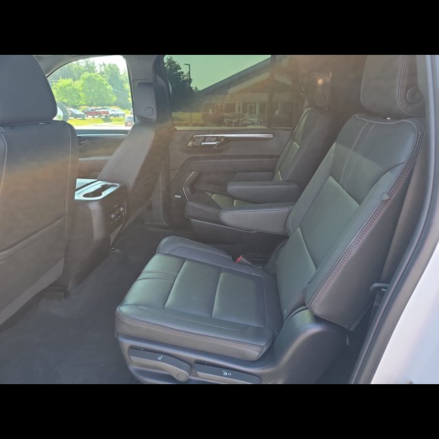 2026 Chevrolet Suburban RST thumbnail 11