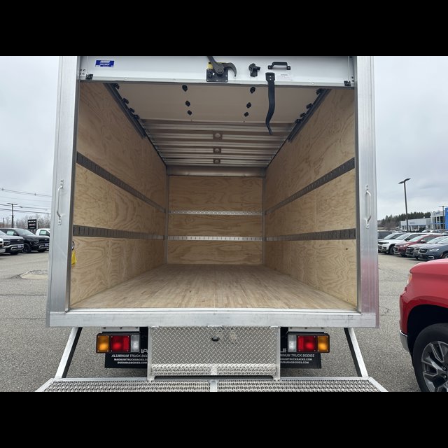 2025 Chevrolet 4500 HD LCF Diesel Base thumbnail 5