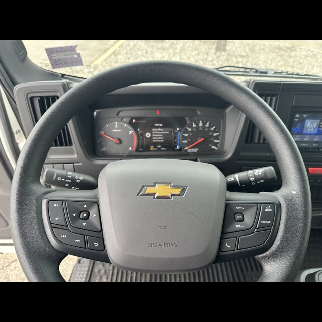 2025 Chevrolet 4500 HD LCF Diesel Base thumbnail 13