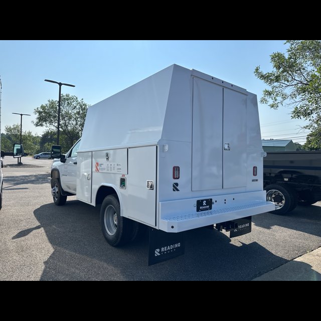 2025 Chevrolet Silverado 3500HD CC Work Truck thumbnail 2