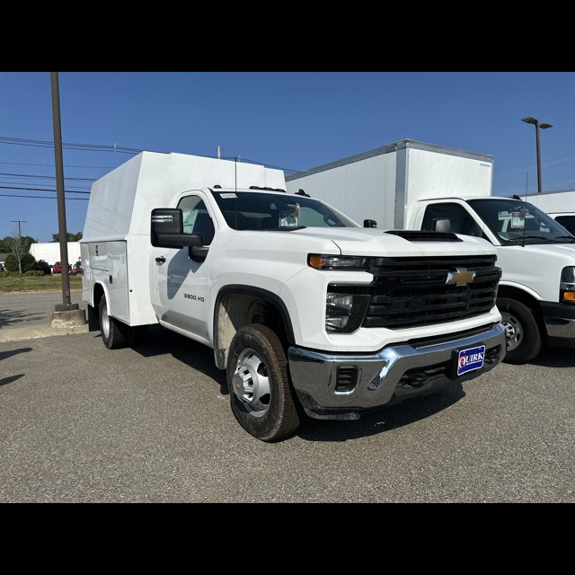 2025 Chevrolet Silverado 3500HD CC Work Truck thumbnail 7