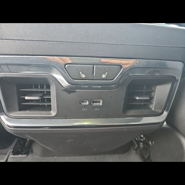 2023 GMC Sierra 1500 SLT thumbnail 12