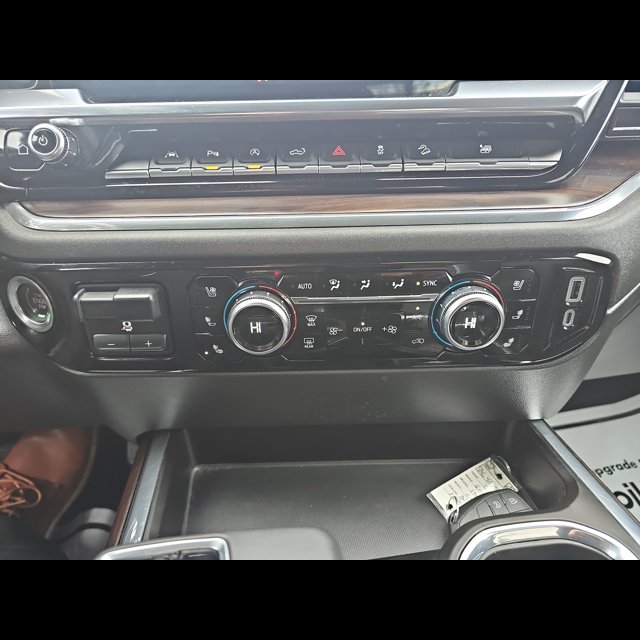 2023 GMC Sierra 1500 SLT thumbnail 16