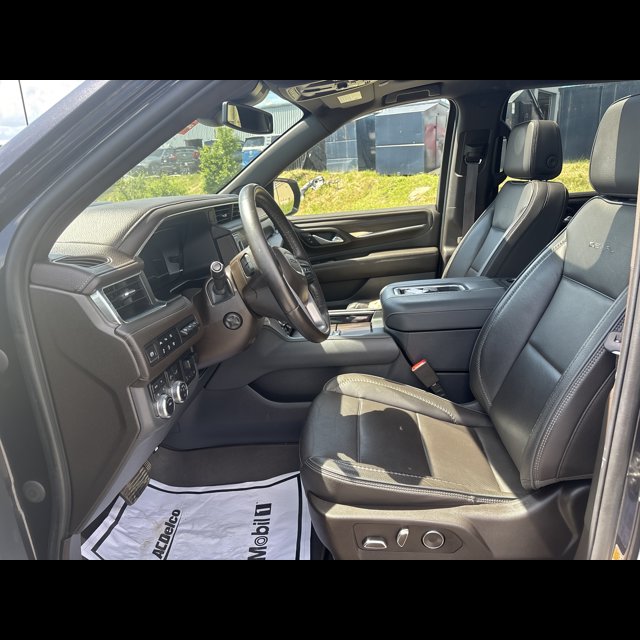 2023 GMC Yukon XL Denali thumbnail 9