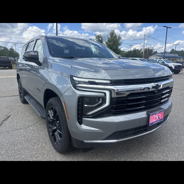 2026 Chevrolet Tahoe LS thumbnail 4