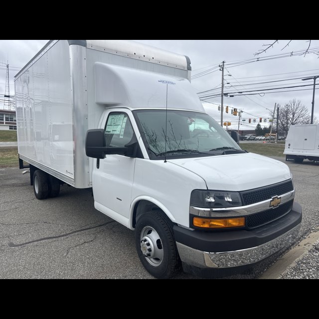 2026 Chevrolet Express Commercial Cutaway Base thumbnail 6