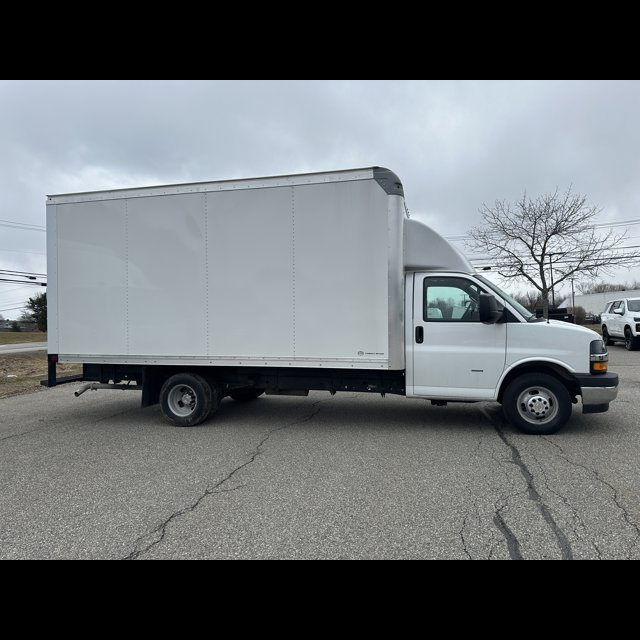 2026 Chevrolet Express Commercial Cutaway Base thumbnail 7