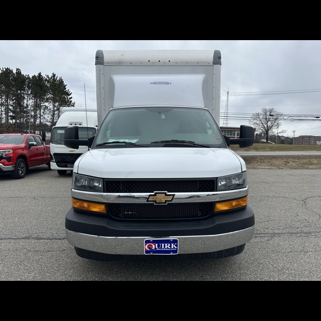 2026 Chevrolet Express Commercial Cutaway Base thumbnail 9