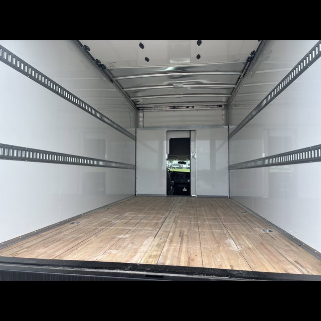 2025 Chevrolet Express Commercial Cutaway Base thumbnail 5